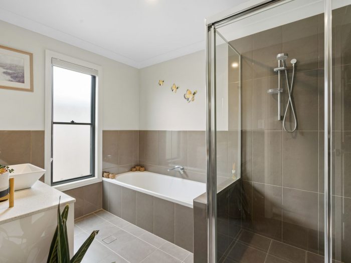 5 Bathers Wy, Morisset Park NSW 2264, Australia