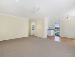 126 Mitchell St, Frenchville QLD 4701, Australia