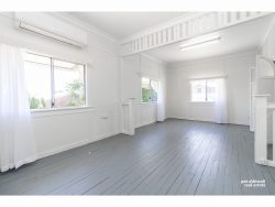 3/107 Sharples St, Berserker QLD 4701, Australia