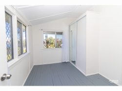 3/107 Sharples St, Berserker QLD 4701, Australia