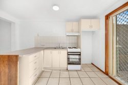 Unit 5/4 Booth St, Queanbeyan East NSW 2620, Australia