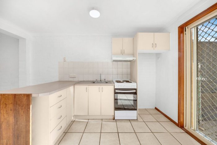 Unit 5/4 Booth St, Queanbeyan East NSW 2620, Australia