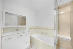 Unit 5/4 Booth St, Queanbeyan East NSW 2620, Australia