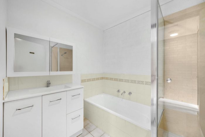 Unit 5/4 Booth St, Queanbeyan East NSW 2620, Australia