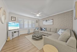 Unit 1/91 Broken Bay Rd, Ettalong Beach NSW 2257, Australia
