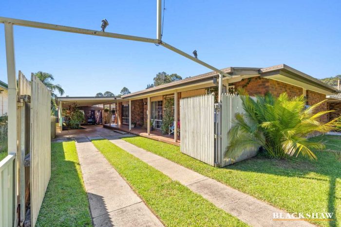11 Christopher Cres, Batehaven NSW 2536, Australia