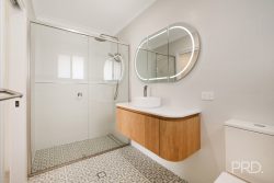 13 Crested Avenue, Moore Creek NSW 2340, Australia