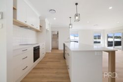 13 Crested Avenue, Moore Creek NSW 2340, Australia