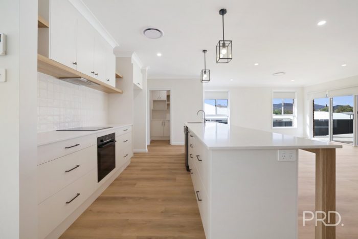 13 Crested Avenue, Moore Creek NSW 2340, Australia