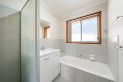 31 Cromwell Cct, Isabella Plains ACT 2905, Australia