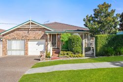52 Wattle St, East Gosford NSW 2250, Australia