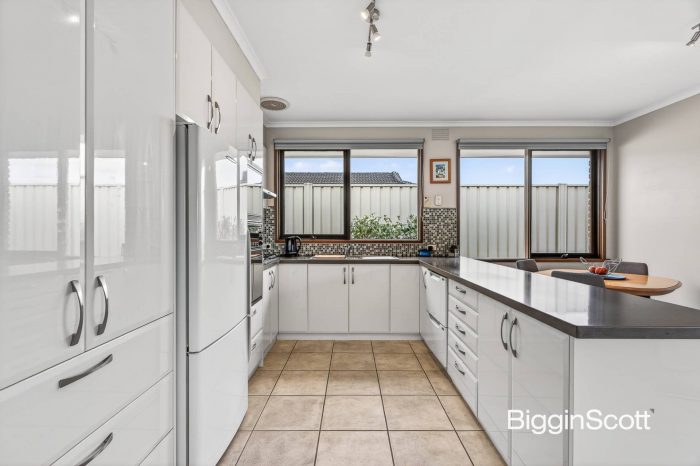 29 Lancelot Cres, Glen Waverley VIC 3150, Australia