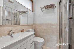 29 Lancelot Cres, Glen Waverley VIC 3150, Australia