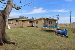 44 Binnington Esplanade, East Mackay QLD 4740, Australia