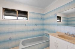 44 Binnington Esplanade, East Mackay QLD 4740, Australia