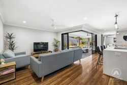 13 Glendale Cres, Heathwood QLD 4110, Australia