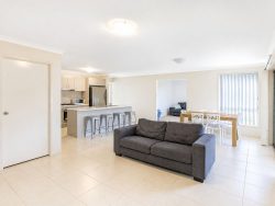 5 Gleneagles Ave, Heddon Greta NSW 2321, Australia