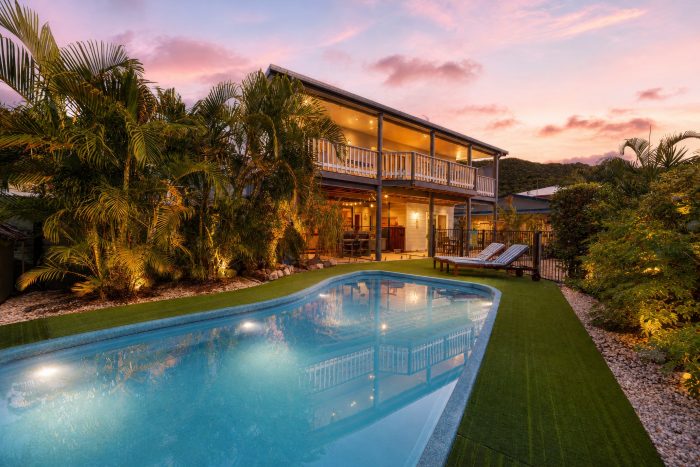 104 Gloucester Ave, Hideaway Bay QLD 4800, Australia