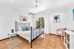104 Gloucester Ave, Hideaway Bay QLD 4800, Australia