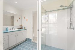 21 Meadow Dr, Dundowran Beach QLD 4655, Australia