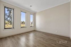 15 Growth Dr, Weir Views VIC 3338, Australia