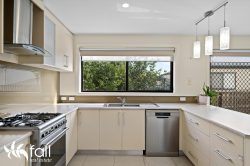 27 Henty Cl, Old Beach TAS 7017, Australia