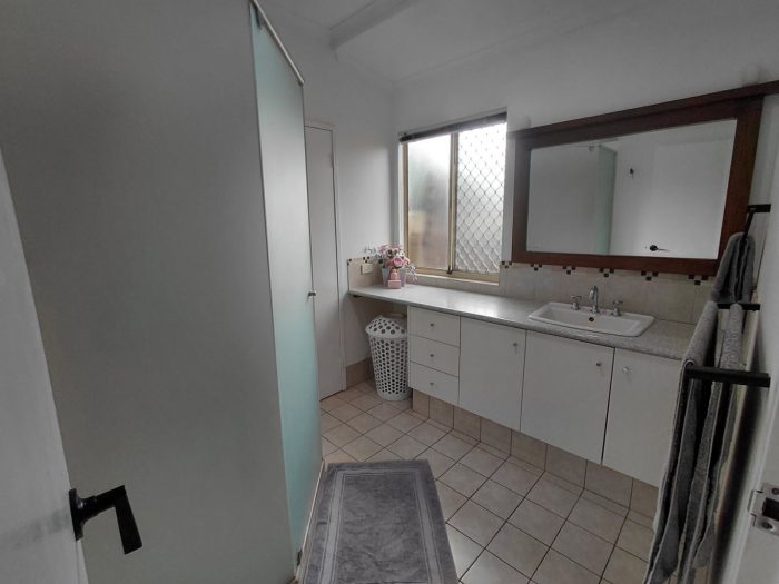 15 Howe Dr, Cable Beach WA 6726, Australia