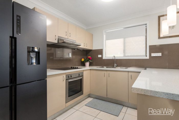 27 Blenheim Cres, Yamanto QLD 4305, Australia