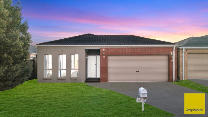 12 Kelebek Rd, Tarneit VIC 3029, Australia