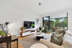 33 Lomandra Ave, Glenside SA 5065, Australia