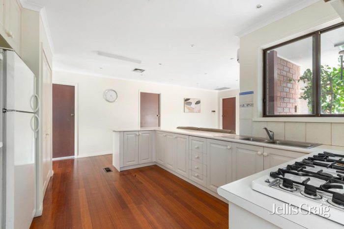 24 McAuley Dr, Rosanna VIC 3084, Australia