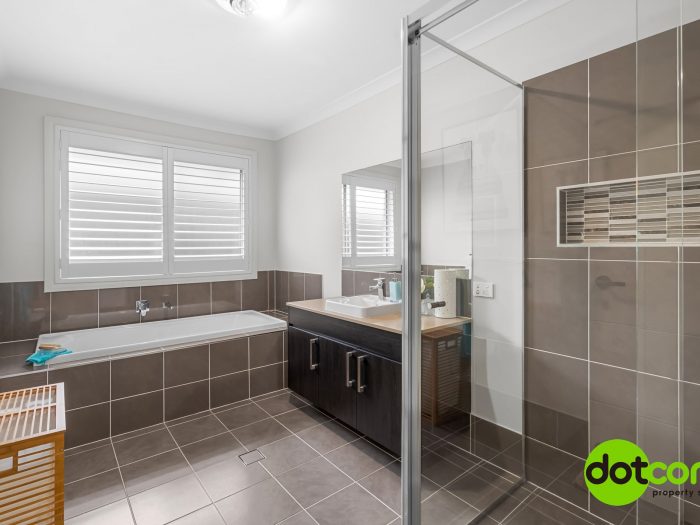 20 Oakmont Pl, Woongarrah NSW 2259, Australia