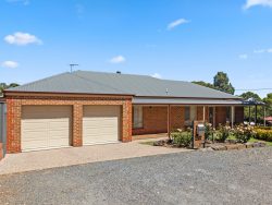 318 Pimpala Rd, Woodcroft SA 5162, Australia