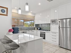 318 Pimpala Rd, Woodcroft SA 5162, Australia