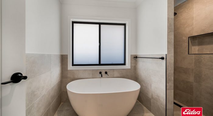 44 St Brigids Cct, Dubbo NSW 2830, Australia