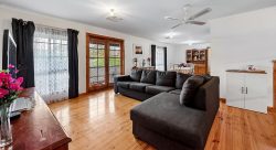 6 The Crescent, Nuriootpa SA 5355, Australia
