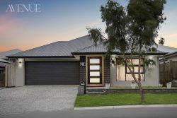 15 Tuscan Cct, Greenbank QLD 4124, Australia