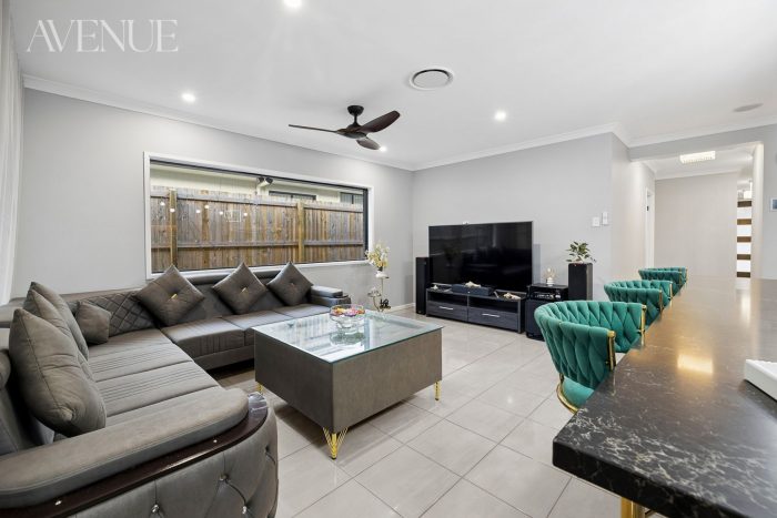 15 Tuscan Cct, Greenbank QLD 4124, Australia
