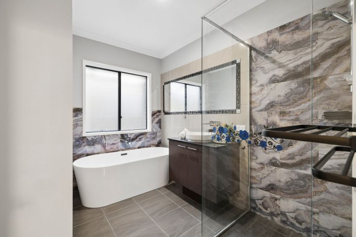15 Tuscan Cct, Greenbank QLD 4124, Australia