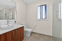 18 Finke St, South Ripley QLD 4306, Australia