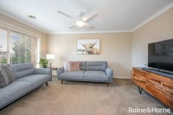 122 Phillip Dr, Sunbury VIC 3429, Australia