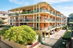 Unit 1B/90 Mount St, Coogee NSW 2034, Australia