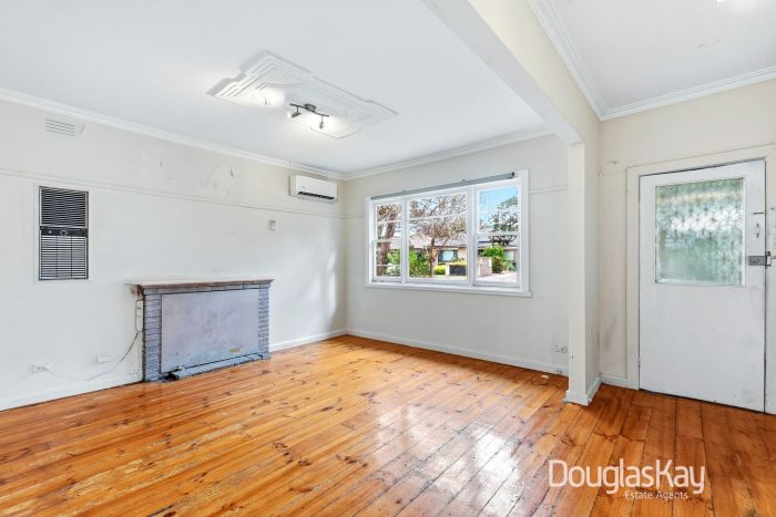 8 Baynton Ave, Sunshine North VIC 3020, Australia