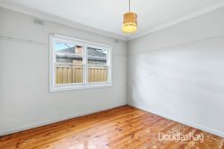 8 Baynton Ave, Sunshine North VIC 3020, Australia