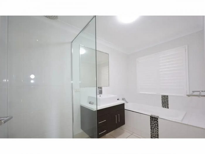 12 Mitchell Ct, Gracemere QLD 4702, Australia