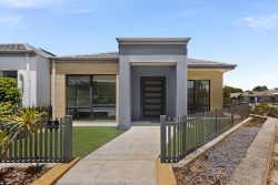 2 Alford Way, Alkimos WA 6038, Australia