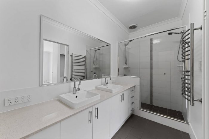 2 Alford Way, Alkimos WA 6038, Australia