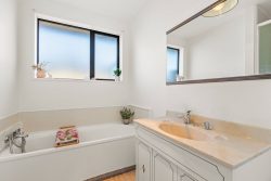 2/2 McHaffies Place, Wainoni, Christchurch City, Canterbury, 8061, New Zealand