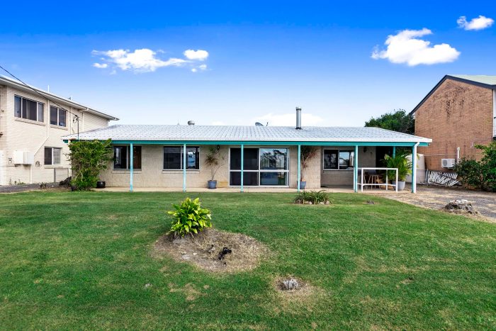 29 Curlew Terrace, River Heads QLD 4655, Australia