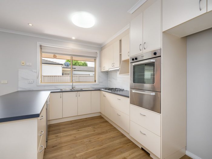 Unit 1/17 Dampier Ave, Shepparton VIC 3630, Australia